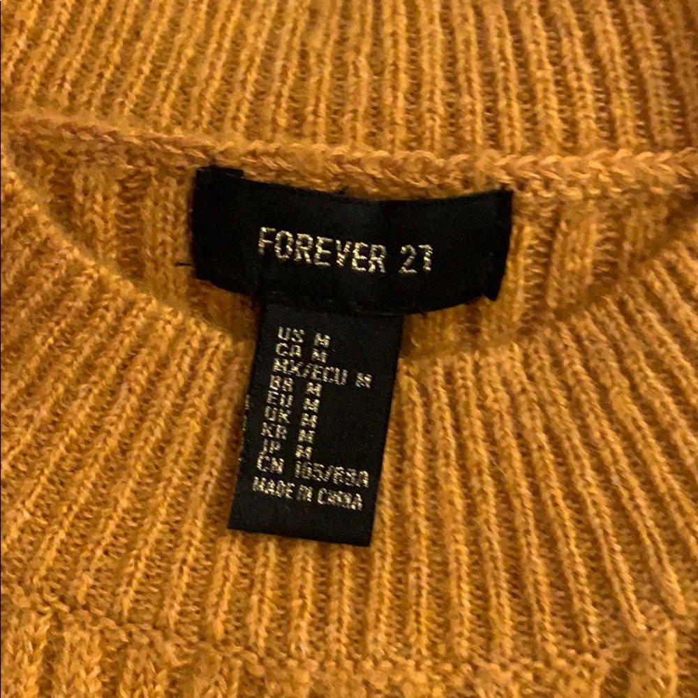 Sweater 💛 - Picture 3 of 3
